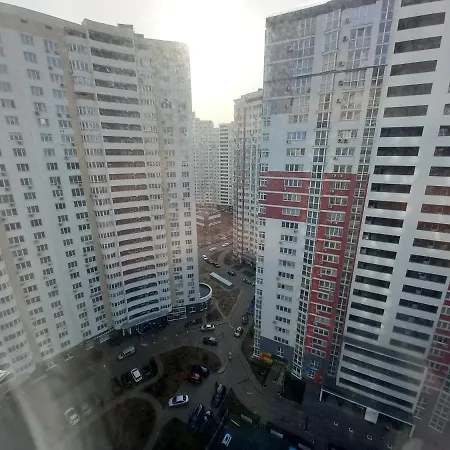 Апартаменты Smart Drahomanova 2а Киев