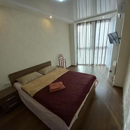 Smart Drahomanova 2а Апартаменты Киев